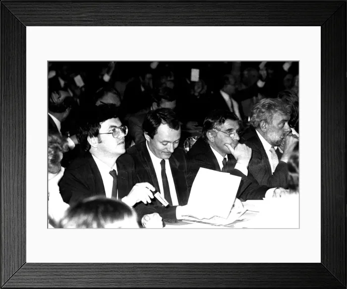 Framed Print : Ken Livingstone at the Park Hotel, Tynemouth for the Association of Metropolitan Framed Print : Ken Livingstone at the Park Hotel, Tynemouth for the Association of Metropolitan