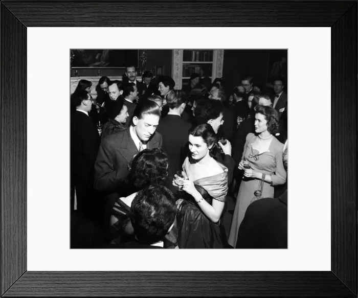 Framed Print : George Henry Hubert Lascelles, 7th Earl of Harewood, & Countess of Harewood hold Framed Print : George Henry Hubert Lascelles, 7th Earl of Harewood, & Countess of Harewood hold