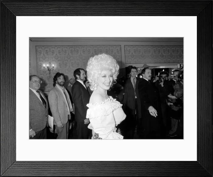 Framed Print : Dolly Comes To Town'. American Country and Western singer Framed Print : Dolly Comes To Town'. American Country and Western singer