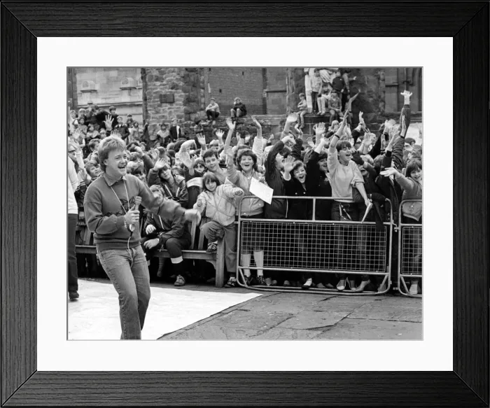 Framed Print : Thousands of Coventry schoolkids poured into the city