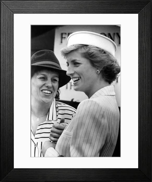 Framed Print : Diana, Princess of Wales during a visit to the Royal Show at Stoneleigh Framed Print : Diana, Princess of Wales during a visit to the Royal Show at Stoneleigh