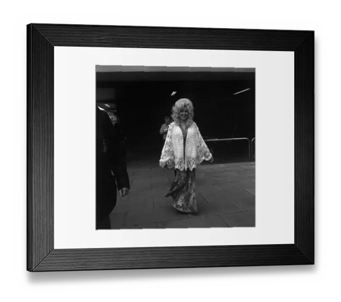Framed Print : Dolly Parton, U. S. Country and Western singer at London Airport Framed Print : Dolly Parton, U. S. Country and Western singer at London Airport