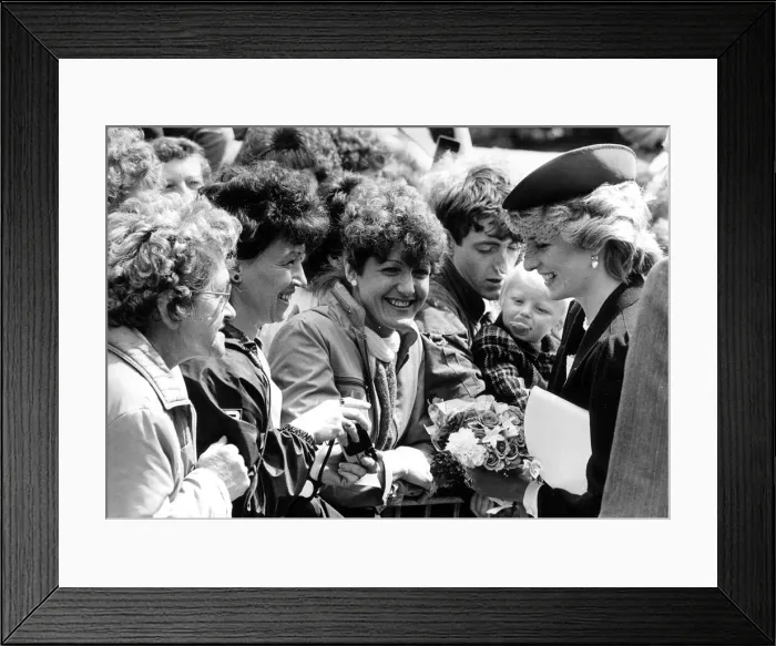 Framed Print : Diana, Princes of Wales chats to the smiling crowd. Huge crowds greeted the Prince Framed Print : Diana, Princes of Wales chats to the smiling crowd. Huge crowds greeted the Prince