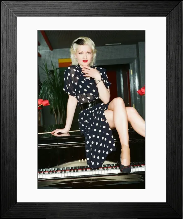 Framed Print : Cyndi Lauper american singer May 1989. Cyndi is in Britain to Framed Print : Cyndi Lauper american singer May 1989. Cyndi is in Britain to