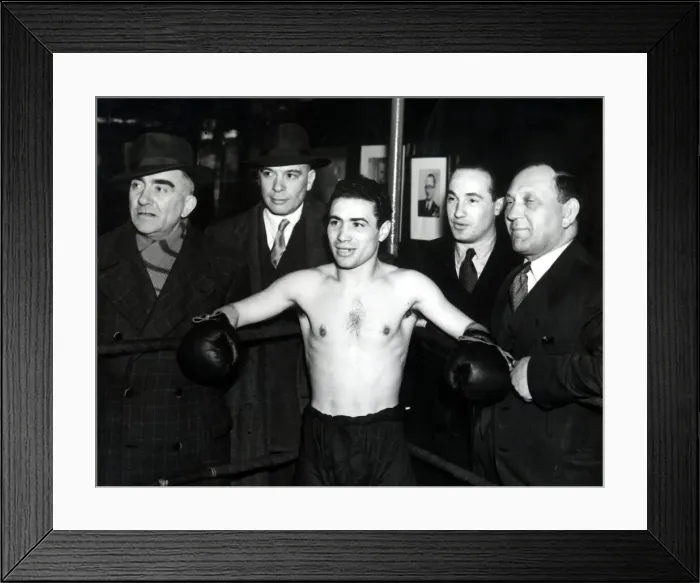 Framed Print : Italian bantamweight boxer Carrado Conti in the UK to fight Jackie Paterson at Kelvin Framed Print : Italian bantamweight boxer Carrado Conti in the UK to fight Jackie Paterson at Kelvin