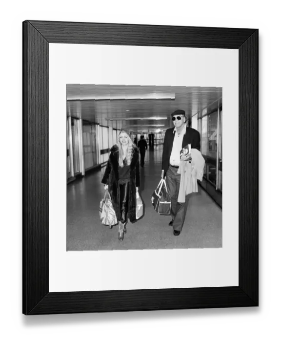 Framed Print : Entertainment: Film: Actor: Lynsey De Paul arriving at Heathrow Airport with Burt