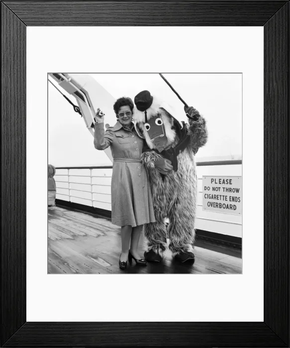 Framed Print : Wombles for South Africa: Elizabeth Beresford, creator of the wombles Framed Print : Wombles for South Africa: Elizabeth Beresford, creator of the wombles