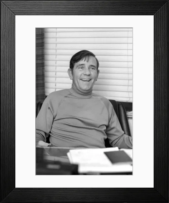 Framed Print : Comedian: Humour: Norman Wisdom. December 1976 76-07485-010 Framed Print : Comedian: Humour: Norman Wisdom. December 1976 76-07485-010