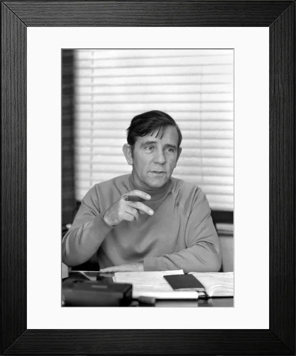 Framed Print : Comedian: Humour: Norman Wisdom. December 1976 76-07485-007 Framed Print : Comedian: Humour: Norman Wisdom. December 1976 76-07485-007
