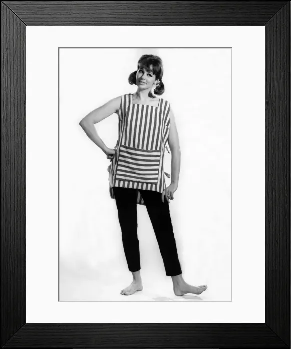 Framed Print : Reveille Fashions 1964: Annie Alliston. July 1962 P007794 Framed Print : Reveille Fashions 1964: Annie Alliston. July 1962 P007794