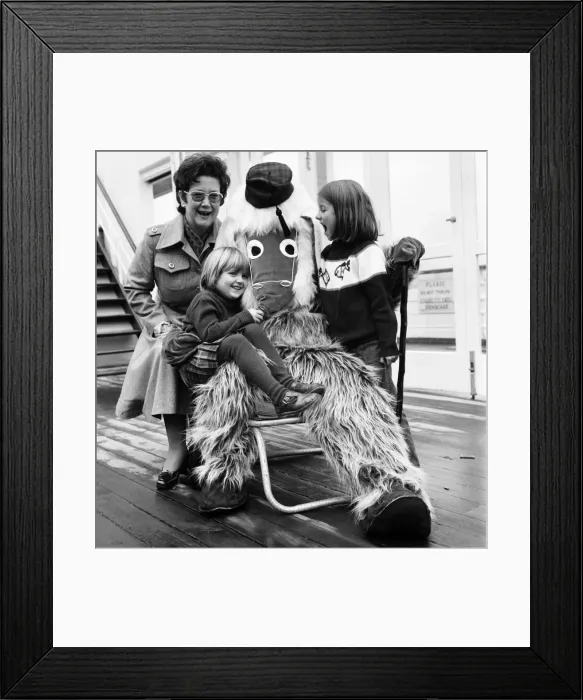 Framed Print : Wombles for South Africa: Elizabeth Beresford, creator of the wombles Framed Print : Wombles for South Africa: Elizabeth Beresford, creator of the wombles