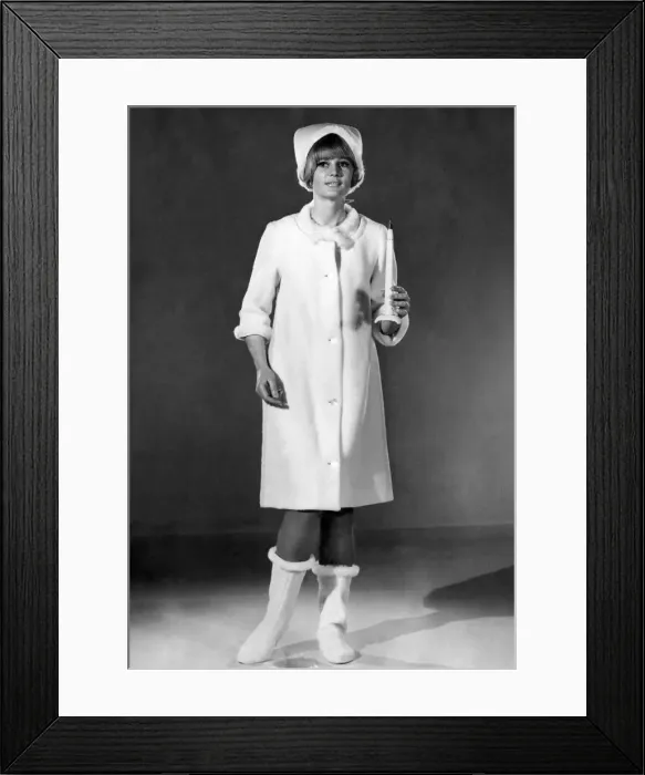 Framed Print : Reveille Fashions 1965: Stella Pithey. December 1965 P007756 Framed Print : Reveille Fashions 1965: Stella Pithey. December 1965 P007756