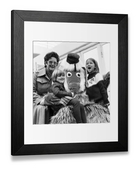 Framed Print : Wombles for South Africa: Elizabeth Beresford, creator of the wombles Framed Print : Wombles for South Africa: Elizabeth Beresford, creator of the wombles