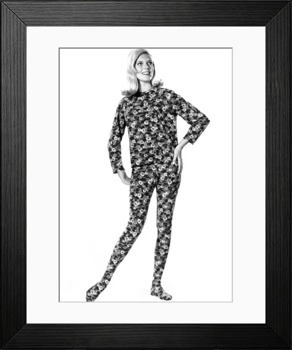 Framed Print : Reveille Fashions 1965: Maureen Walker. November 1965 P007715