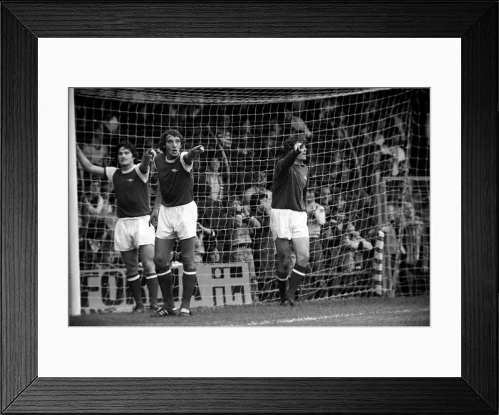 Framed Print : Luton Town. vs. Arsenal. August 1977 77-04352-025 Framed Print : Luton Town. vs. Arsenal. August 1977 77-04352-025