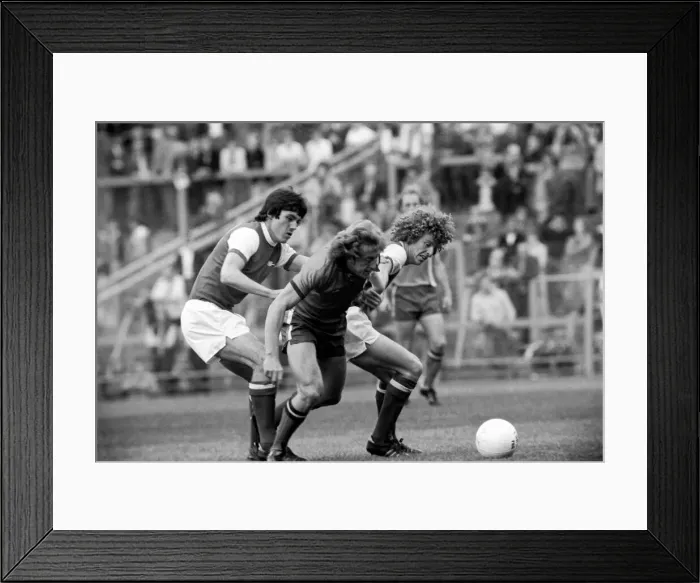 Framed Print : Luton Town. vs. Arsenal. August 1977 77-04352-027 Framed Print : Luton Town. vs. Arsenal. August 1977 77-04352-027