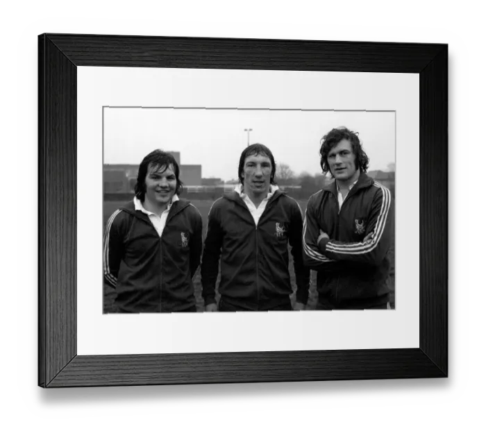 Framed Print : England rugby union team in training. The England rugby union team met at the Harlequins Framed Print : England rugby union team in training. The England rugby union team met at the Harlequins