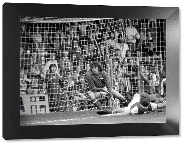 Luton Town. vs. Arsenal. August 1977 77-04352-009