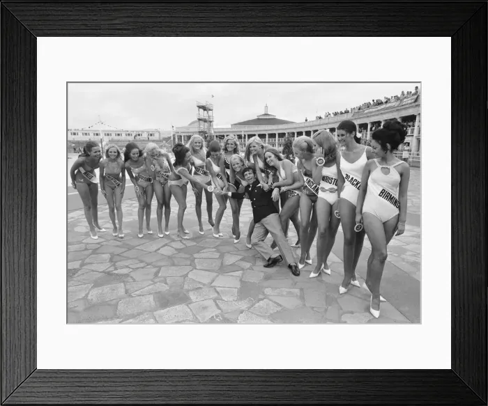 Framed Print : Miss United Kingdom beauty contest at Blackpool. The contestants pose for Framed Print : Miss United Kingdom beauty contest at Blackpool. The contestants pose for
