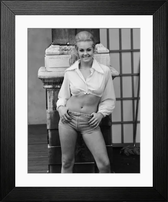 Framed Print : Newly crowned Miss United Kingdom, 21 year old Yvonne Ormes of Cheshire