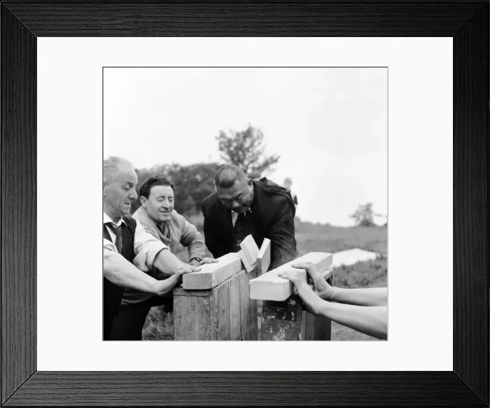 Framed Print : Filming the golf scene for Goldfinger'at Stoke Park golf course near Stoke Framed Print : Filming the golf scene for Goldfinger'at Stoke Park golf course near Stoke