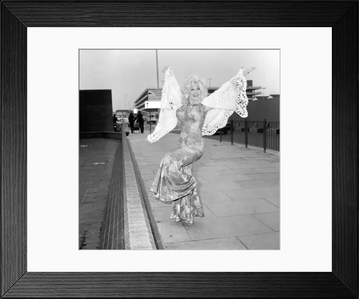 Framed Print : Dolly Parton, U. S. Country and Western singer at London Airport