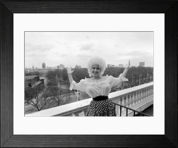 Framed Print : Dolly Comes To Town'. American Country and Western singer Framed Print : Dolly Comes To Town'. American Country and Western singer