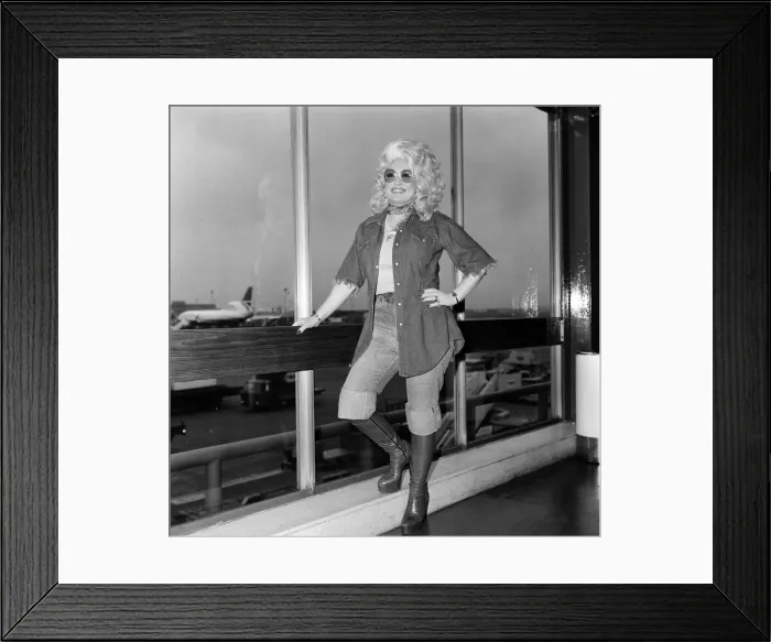 Framed Print : Country & Western singer Dolly Parton arrving at London Airport. 16th May 1977