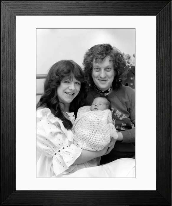 Framed Print : Pop Singer: Slade: Noddy In Wonderland: Noddy Holder with his wife Leeanra Framed Print : Pop Singer: Slade: Noddy In Wonderland: Noddy Holder with his wife Leeanra