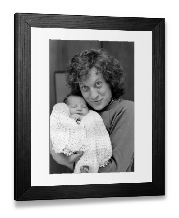 Framed Print : Pop Singer: Slade: Noddy In Wonderland: Noddy Holder with his wife Leeanra Framed Print : Pop Singer: Slade: Noddy In Wonderland: Noddy Holder with his wife Leeanra