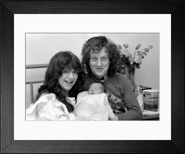 Framed Print : Pop Singer: Slade: Noddy In Wonderland: Noddy Holder with his wife Leeanra Framed Print : Pop Singer: Slade: Noddy In Wonderland: Noddy Holder with his wife Leeanra