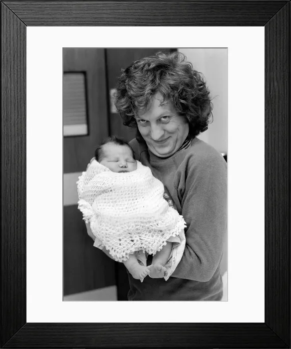 Framed Print : Pop Singer: Slade: Noddy In Wonderland: Noddy Holder with his wife Leeanra Framed Print : Pop Singer: Slade: Noddy In Wonderland: Noddy Holder with his wife Leeanra