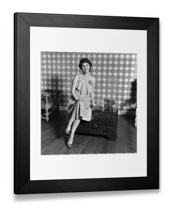 Framed Print : Lulu At Home. April 1977 77-02198-001 Framed Print : Lulu At Home. April 1977 77-02198-001