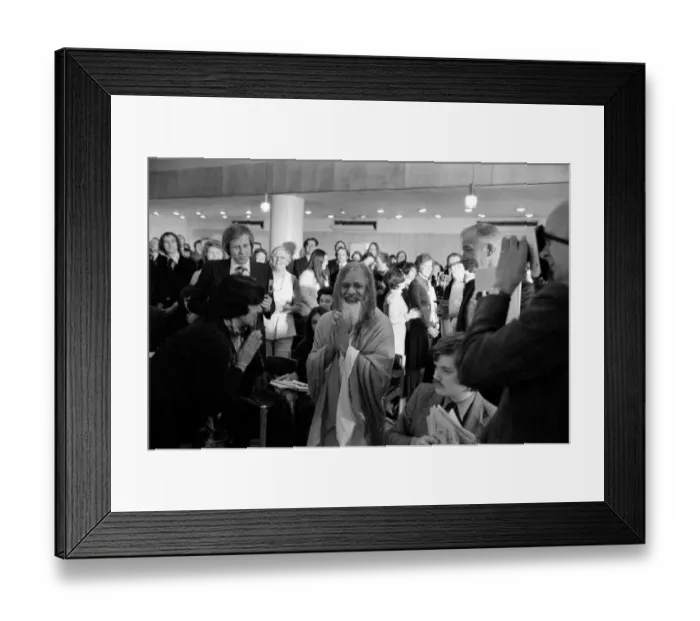 Framed Print : Maharishi is back in Town: Maharishi Mahesh Yogi at the Press Conference this afternoon
