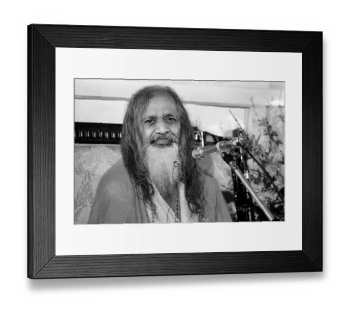 Framed Print : Maharishi is back in Town. March 1975 75-01534-003 Maharishi Mahesh Yogi - founder of