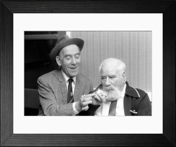 Framed Print : Ex-Sailor Dick Southey with comedian Tommy Trinder. Britains oldest man Framed Print : Ex-Sailor Dick Southey with comedian Tommy Trinder. Britains oldest man