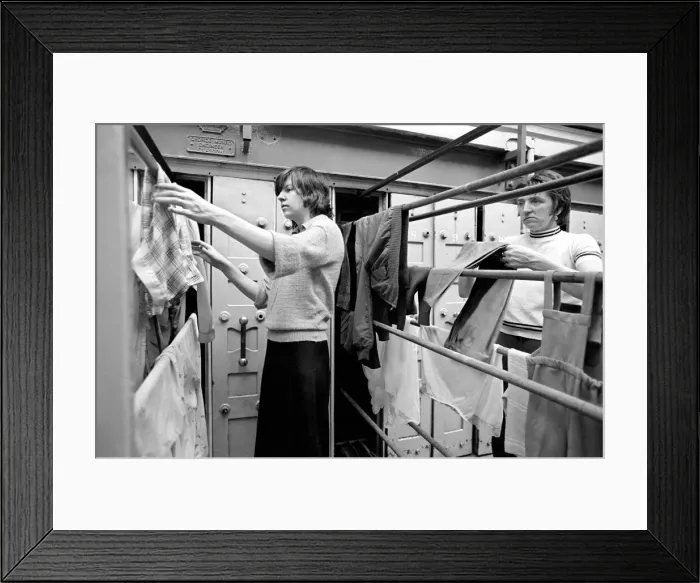 Framed Print : Glasgow Steamies. General scenes of women doing the laundry in a steamies in the Gorbals
