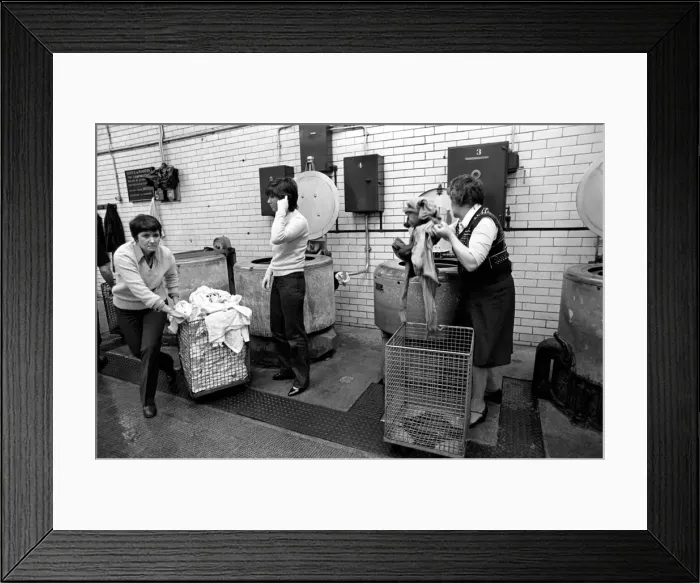 Framed Print : Glasgow Steamies. General scenes of women doing the laundry in a steamies in the Gorbals Framed Print : Glasgow Steamies. General scenes of women doing the laundry in a steamies in the Gorbals
