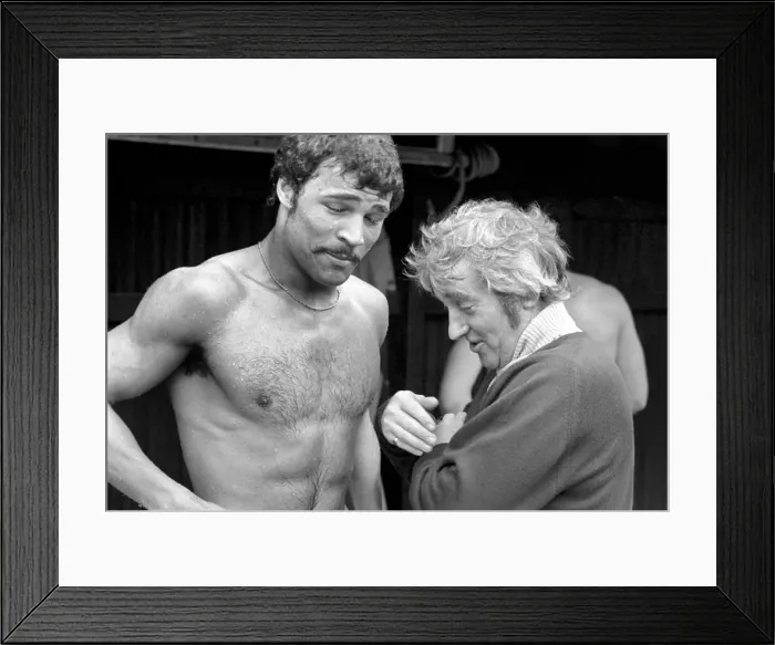 Framed Print : Boxer John Conteh. March 1975 75-01270-004 Framed Print : Boxer John Conteh. March 1975 75-01270-004