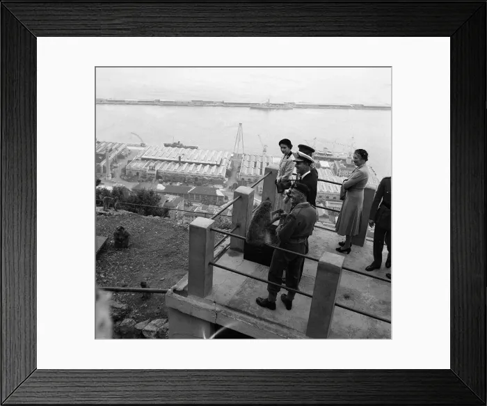 Framed Print : Queen Elizabeth II and Prince Philip at Gibralta May 1954 stand on the viewing