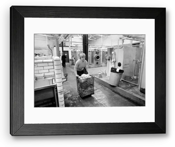 Framed Print : Glasgow Steamies. General scenes of women doing the laundry in a steamies in the Gorbals