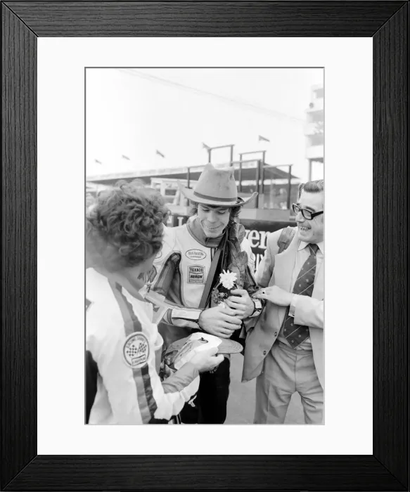Framed Print : John Player 500 CC Motor Cycle Racing at Silverstone. August 1977 77-04370-007