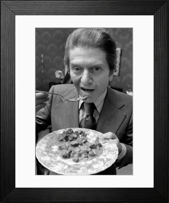Framed Print : Food critic Egan Ronay seen here at the home of the Daily Mirror Cook Sonia Allison