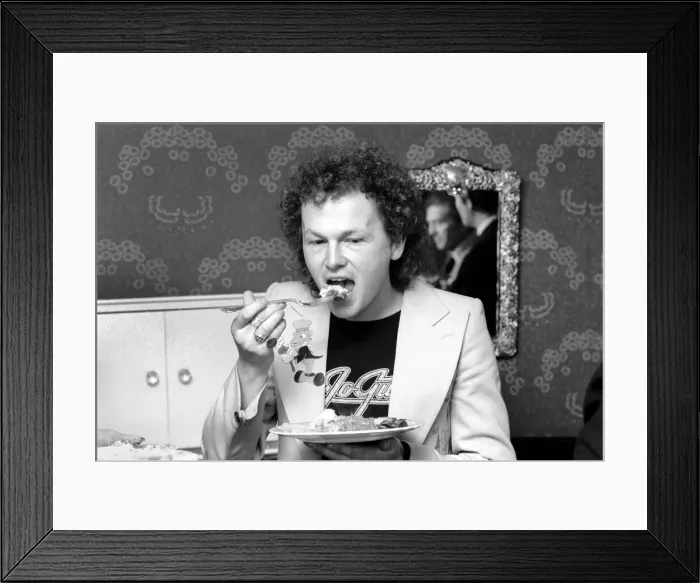 Framed Print : Composer Mike Batt seen here at the home of Sonia Allison the Daily Mirror cook who