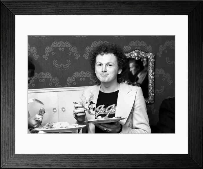 Framed Print : Eating  /  Catering. Food Feature. Mike Batt. March 1975 75-01420-032
