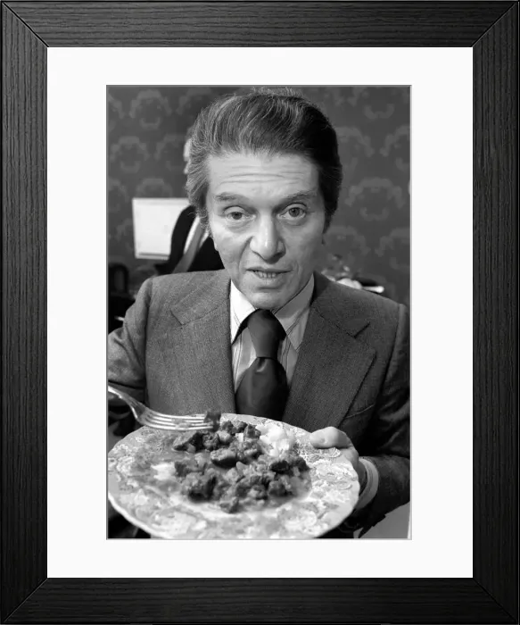 Framed Print : Food critic Egan Ronay seen here at the home of the Daily Mirror Cook Sonia Allison Framed Print : Food critic Egan Ronay seen here at the home of the Daily Mirror Cook Sonia Allison