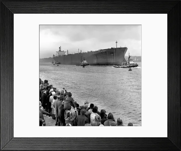 Framed Print : 250, 000 ton tanker. The S. S. iEsso NorthumbriaI a 250, 000 ton tanker built on the Tyne Framed Print : 250, 000 ton tanker. The S. S. iEsso NorthumbriaI a 250, 000 ton tanker built on the Tyne