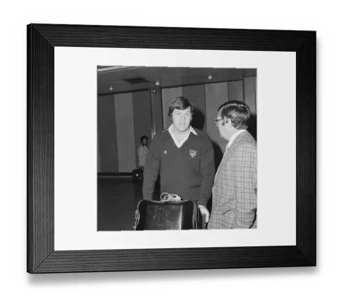 Framed Print : Injured British Lions rugby players, arriving back at Heathrow from South Africa Framed Print : Injured British Lions rugby players, arriving back at Heathrow from South Africa