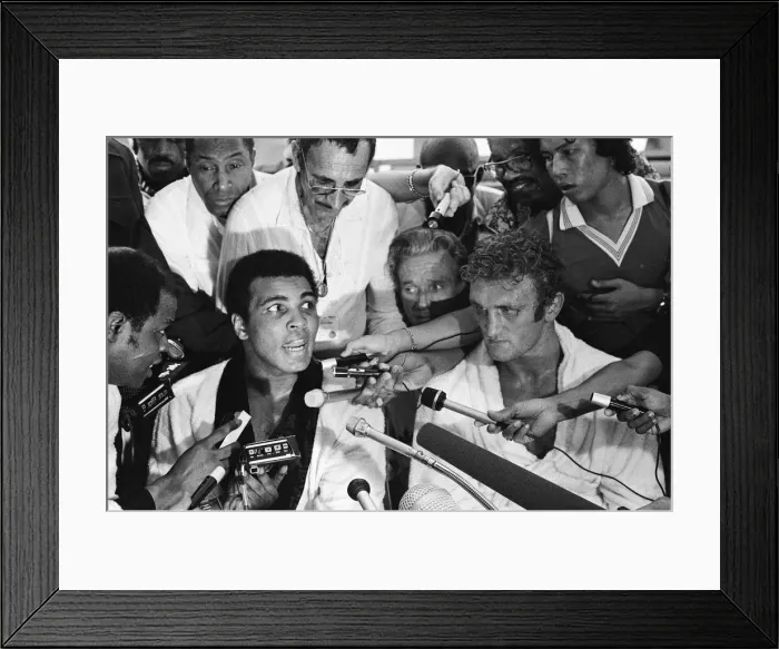 Framed Print : Joe Bugner v. Muhammad Ali in Kuala Lumpar. Press Conference after the fight