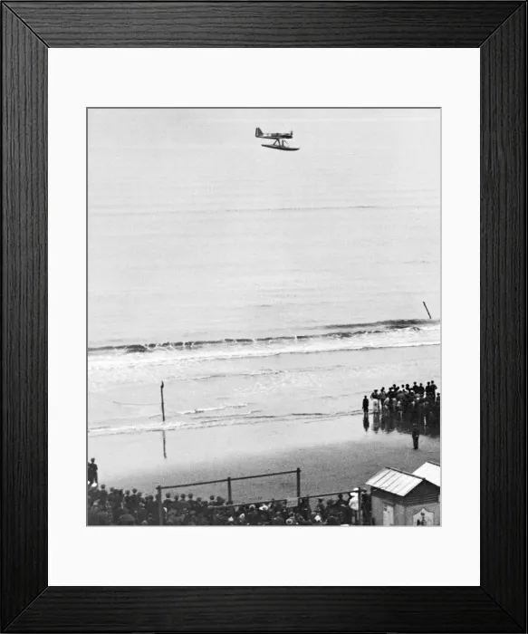 Framed Print : Schneider Cup 1927, Venice. Lieutenant Sidney Webster, winner of the race Framed Print : Schneider Cup 1927, Venice. Lieutenant Sidney Webster, winner of the race